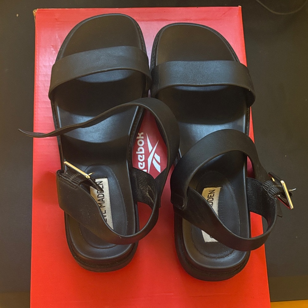 Steve Madden Black Rileey Sandal